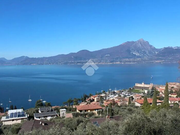Casa con 6 locali in vendita in Via Antonio Fogazzaro, Torri Del Benaco