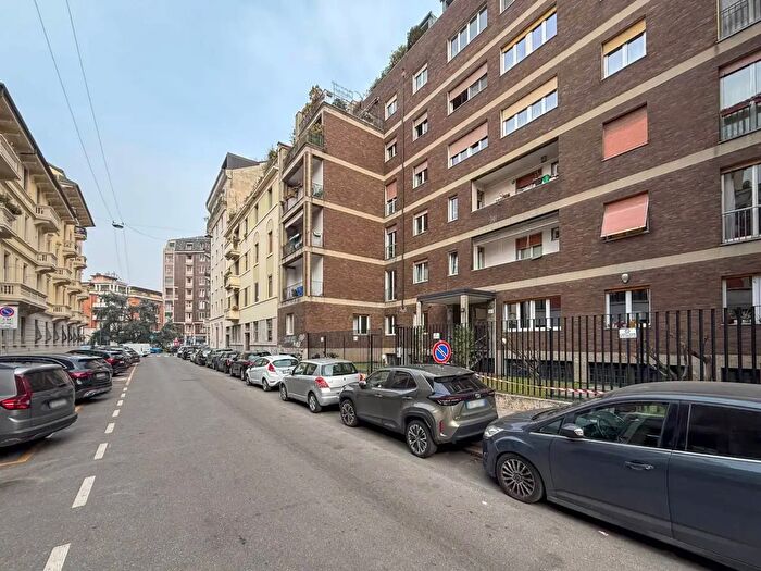 Appartamento quadrilocale in vendita in Via Giuseppe Balzaretti, Milano