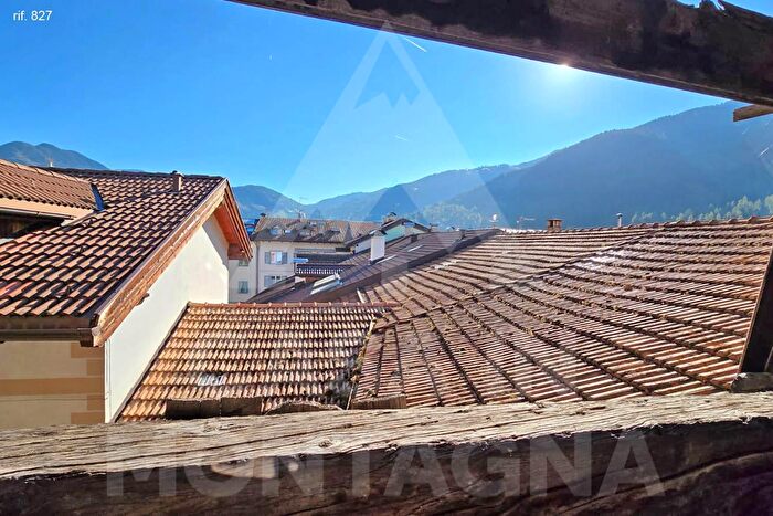 Casa con 7 locali in vendita in Ziano Di Fiemme