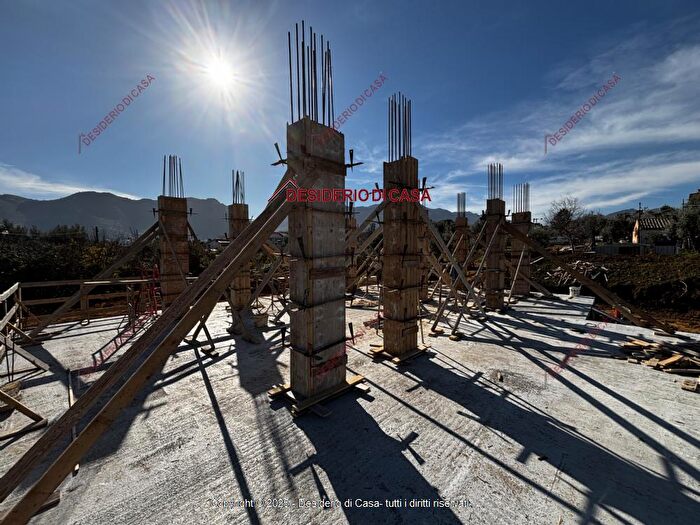 Casa con 5 locali in vendita in Via Circonvallazione Monreale Pa Italia, Monreale