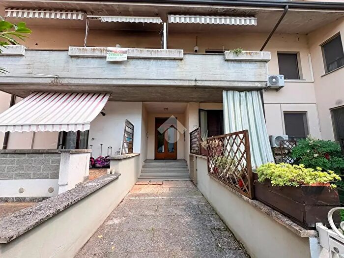 Appartamento quadrilocale in vendita in Via G Verga, Suzzara