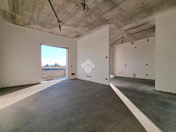 Appartamento quadrilocale in vendita in Via Clemente Alberti, Carugate