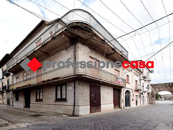 Casa con 6 locali in vendita in Via Maddalena, Alife