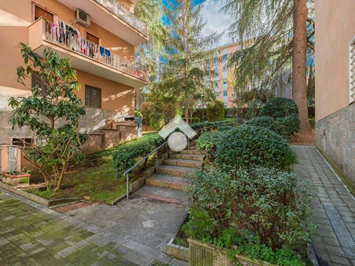 Appartamento trilocale in affitto in Viale delle Medaglie dOro, Balduina, Roma
