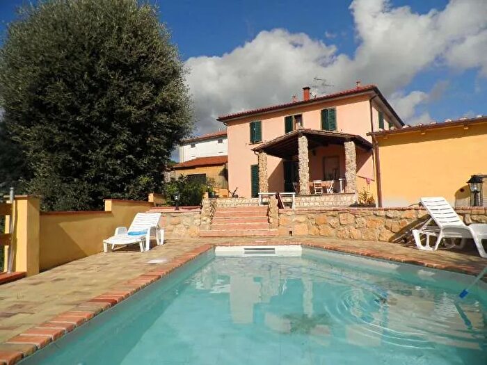 Appartamento con 5 locali in vendita in Rosignano Marittimo