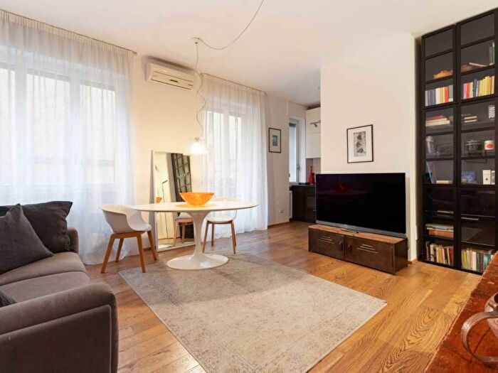 Appartamento trilocale in affitto in via Carlo Maria Maggi, Arena, Milano