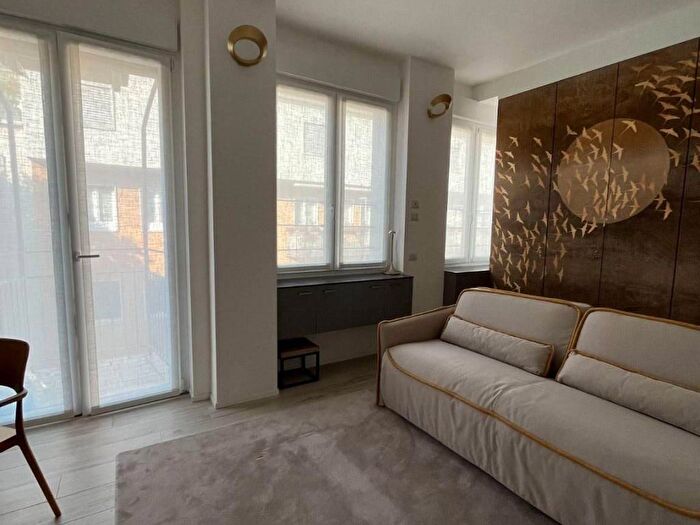 Appartamento monolocale in affitto in Via Cerva, Borgogna Largo Augusto, Milano