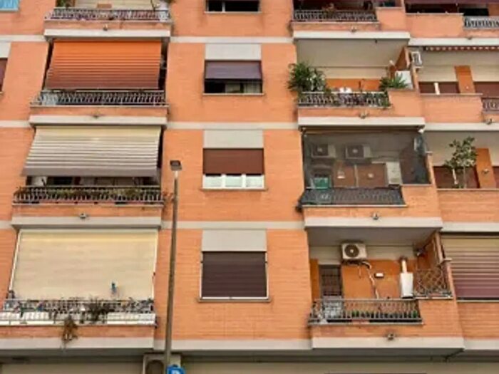 Appartamento bilocale in vendita in Via Mare di Bering, Roma