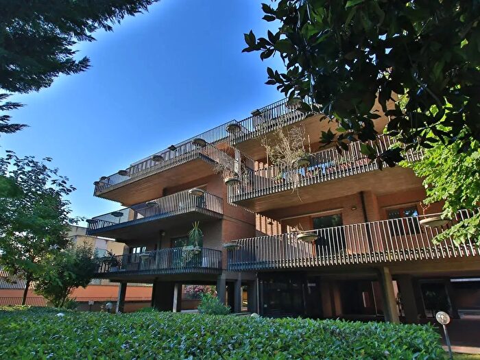 Appartamento con 6 locali in vendita in Via Cassia, Roma