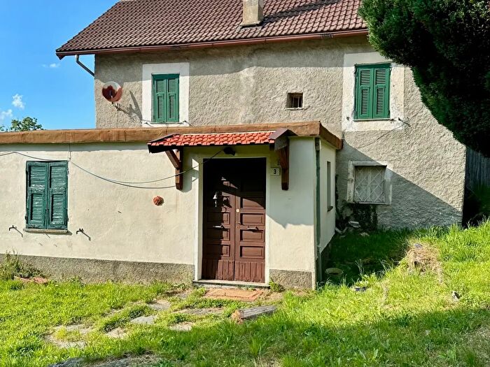 Casa con 7 locali in vendita in Piampaludo, Sassello