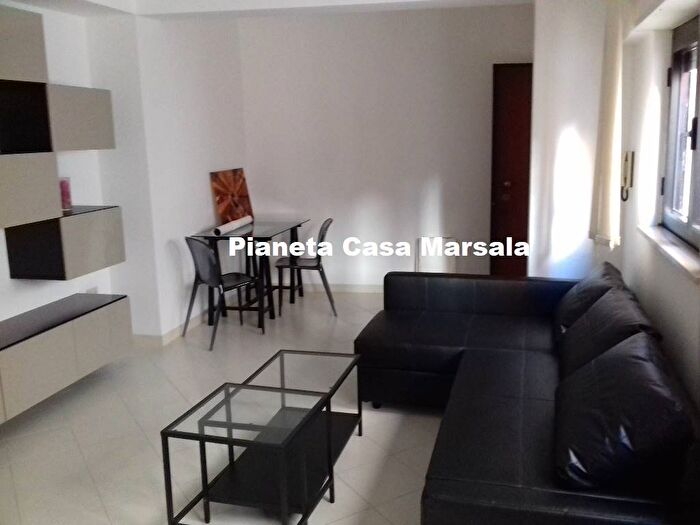 Appartamento trilocale in affitto in Via Giuseppe Mazzini, Centro Urbano, Marsala