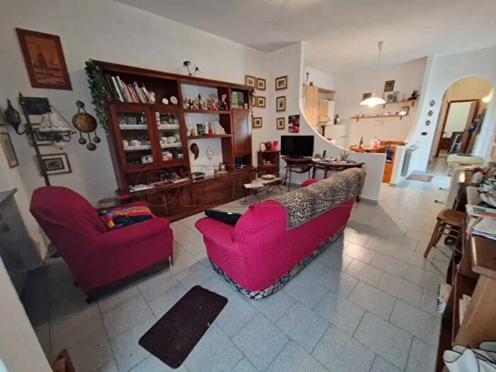 Casa bilocale in vendita in Viale Europa, Acquanegra Cremonese