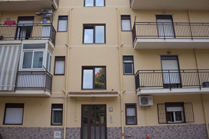 Appartamento trilocale in vendita in Contrada Bucalino, Santo Stefano Di Camastra