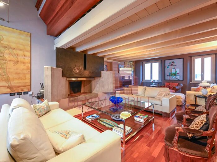 Casa con 5 locali in vendita in Via Elia Capriolo, Brescia