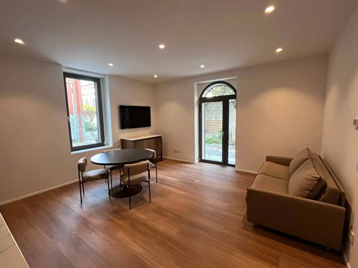 Casa con 7 locali in affitto in Via Tarvisio, Milano