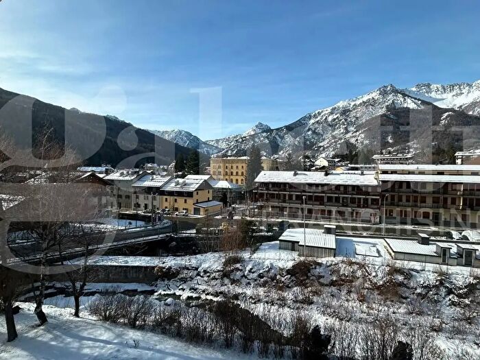 Appartamento quadrilocale in vendita in Via Sommeiller, Bardonecchia