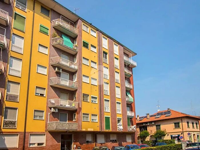 Appartamento trilocale in vendita in Via Milano, Garbagnate Milanese