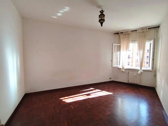 Appartamento trilocale in vendita in Via Luigi Pigorini, Roma