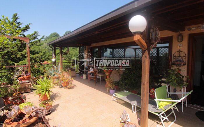 Appartamento con 7 locali in vendita in Via Ruggero dAndreotto, Perugia