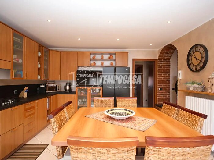 Casa trilocale in vendita in Via Guido Cavalcanti, Bollate