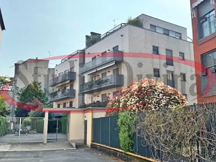 Appartamento trilocale in affitto in Via Giuseppe De Notaris, Milano