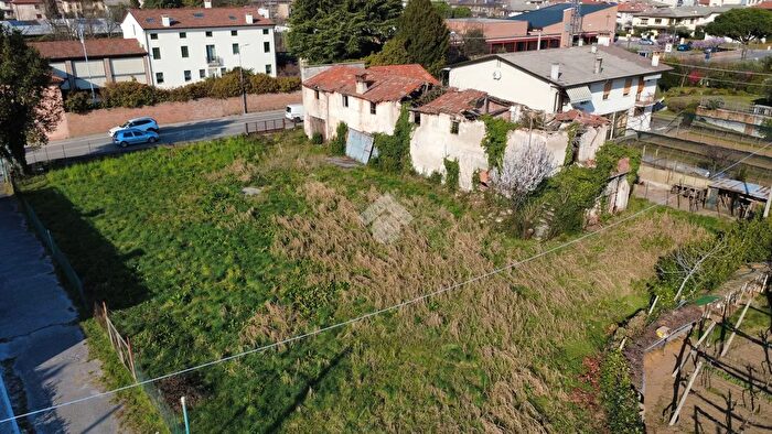 Casa monolocale in vendita in Via Cà Baroncello, Bassano Del Grappa