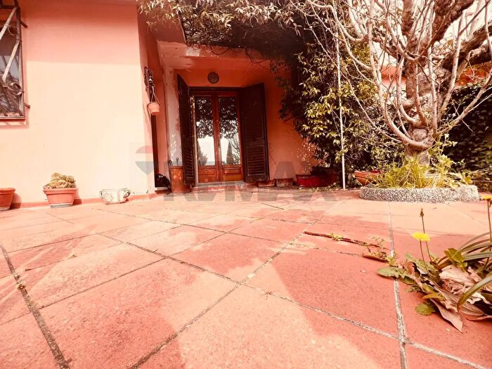 Casa con 6 locali in vendita in Montescudaio