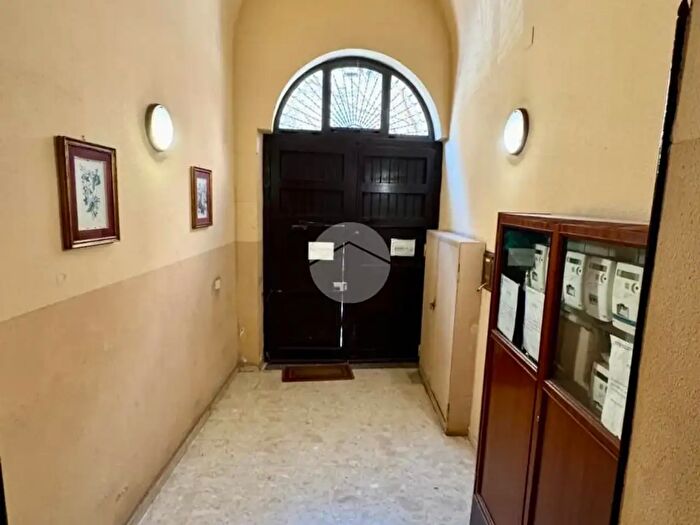 Appartamento trilocale in affitto in Via Houel, Palermo