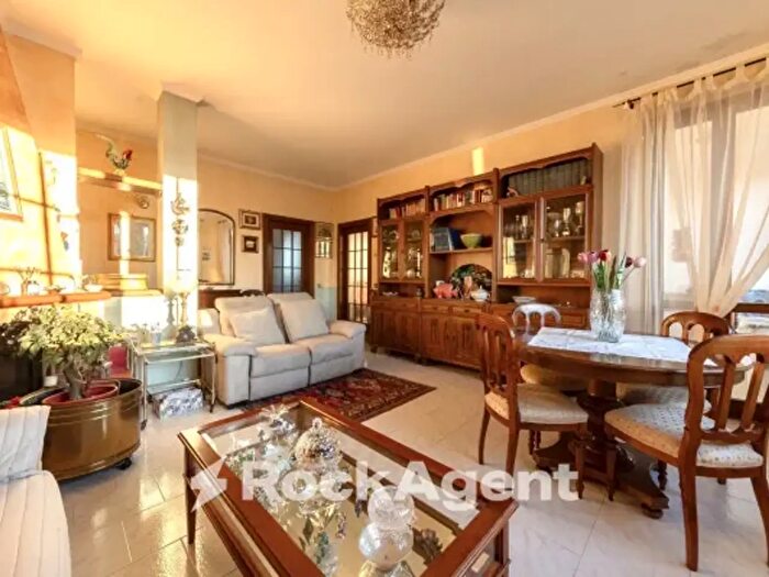 Appartamento trilocale in vendita in Via Alfredo Catalani, Settimo Milanese