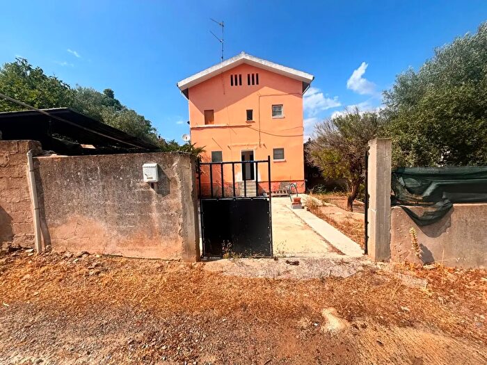 Appartamento trilocale in vendita in Via Risogimento, Carbonia