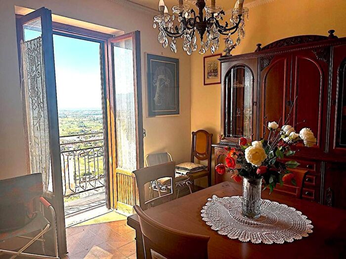 Casa con 6 locali in affitto in Via Oliveti, Centro, Monte San Biagio