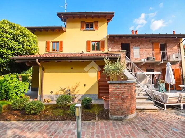 Appartamento trilocale in vendita in Via Achille Locatelli, Seregno