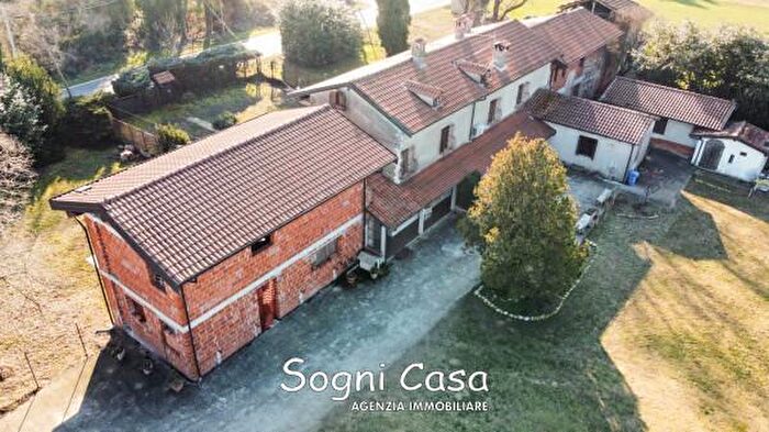 Casa con 6 locali in vendita in Via Giotto, Bellinzago Novarese