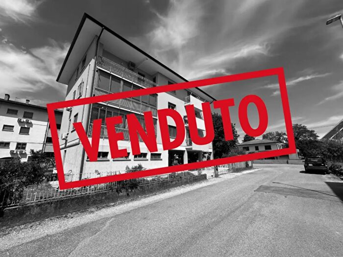 Appartamento con 6 locali in vendita in Via Caprera, Codroipo
