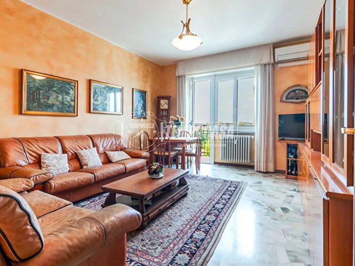 Appartamento trilocale in vendita in Via Sauro, Cormano