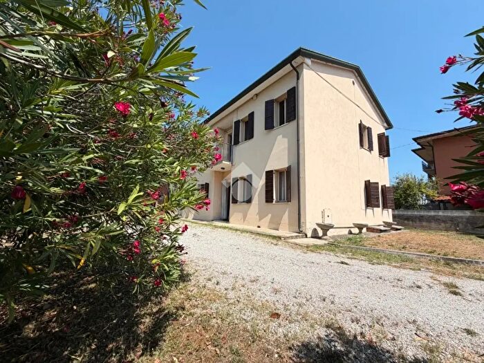 Casa quadrilocale in vendita in Via Fratelli Bandiera, Istrana