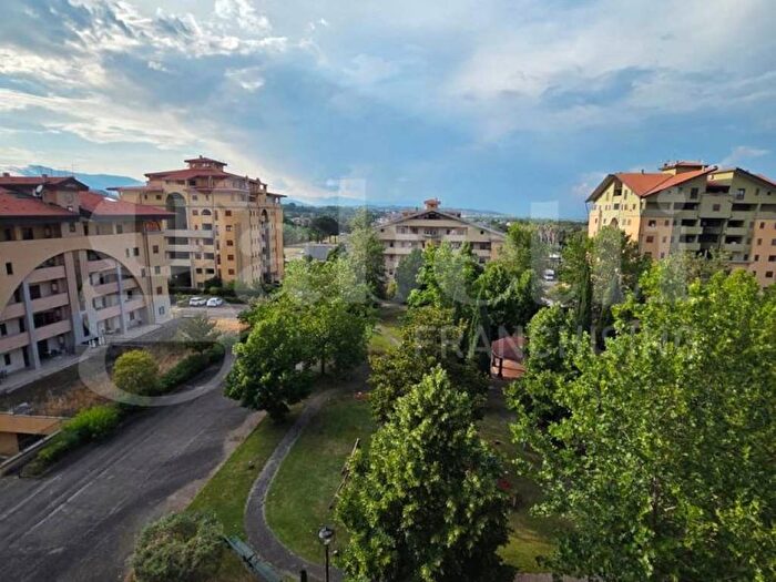 Appartamento con 5 locali in affitto in Via Todaro snc, Quattromiglia, Rende
