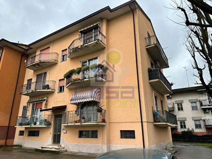 Appartamento trilocale in vendita in Via Persico, Cremona