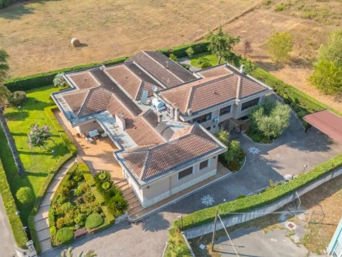 Casa con 15 locali in vendita in Via Tommaso Albinoni, Frosinone