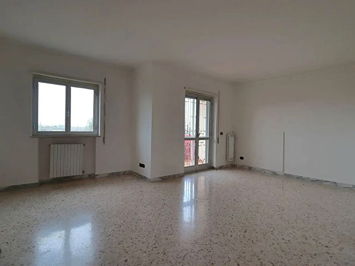 Appartamento trilocale in affitto in Via Trabaccolanti, Bari