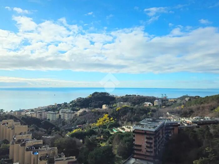 Appartamento quadrilocale in vendita in Via Emilio Salgari, Genova