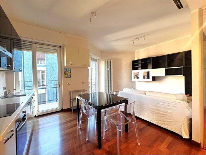 Appartamento bilocale in affitto in Via Savona, Piazza Napoli, Milano