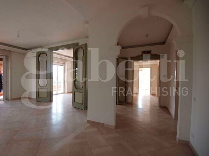 Appartamento con 6 locali in affitto in lungadige cangrande, Borgo Trento, Verona