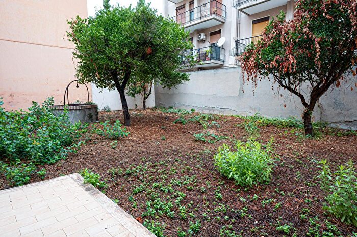 Appartamento con 7 locali in vendita in Vico Generale Stefano Zirilli, Milazzo