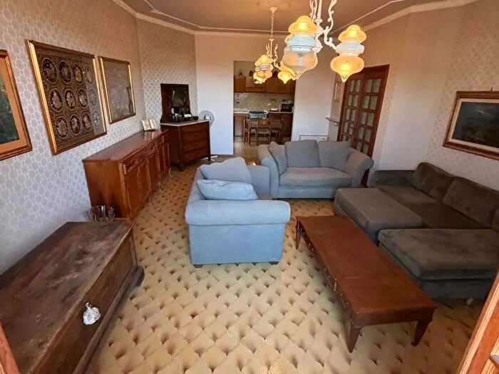 Casa con 5 locali in affitto in Castelnuovo Magra