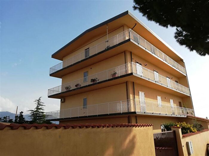 Appartamento con 5 locali in vendita in Via Reggio Campi II Tronco, Reggio Calabria