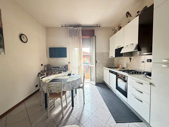 Appartamento trilocale in vendita in Via Cellini, Bologna