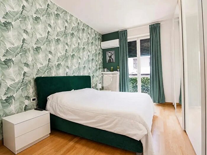 Appartamento trilocale in vendita in Viale Carlo Espinasse, Milano
