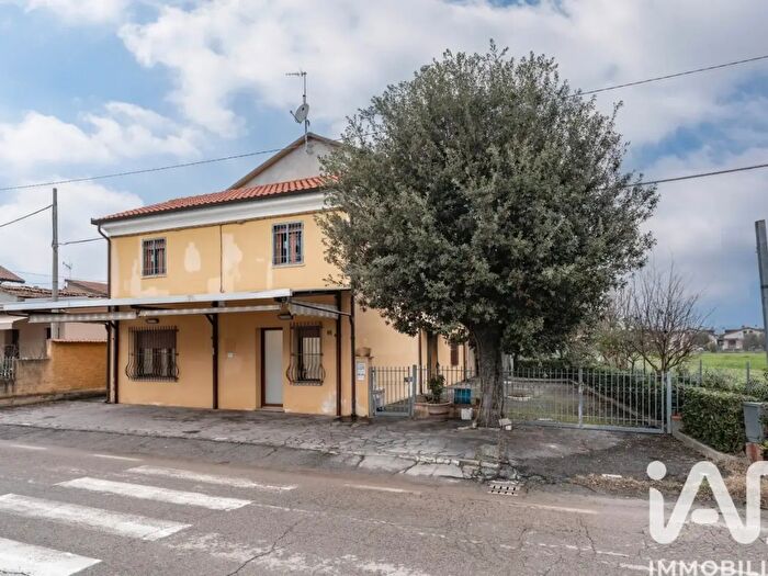 Casa con 6 locali in vendita in Via San Salvatore, Rimini