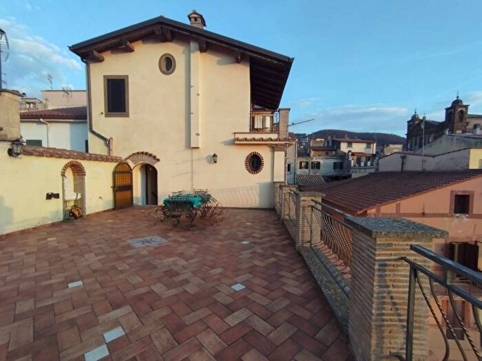 Casa trilocale in affitto in Via Scipione Borghese, Centro, Monte Porzio Catone